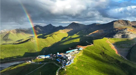 海拔4000米奏响绿色强音——松树南沟金矿高分通过青海省自然资源厅年度核查 打造高原绿色矿山“海鑫样本