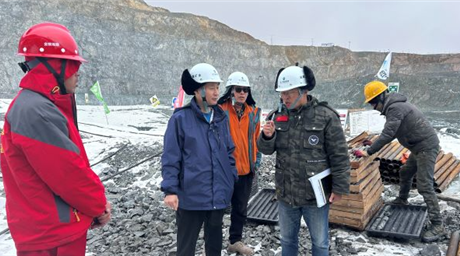 党委副书记、总经理申欢华到海鑫矿业检查工作