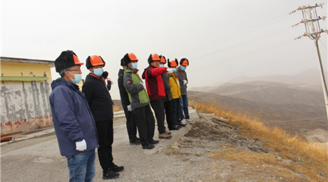 青海省自然资源厅副厅长罗保卫一行到 海鑫矿业检查指导生态环境恢复治理工作