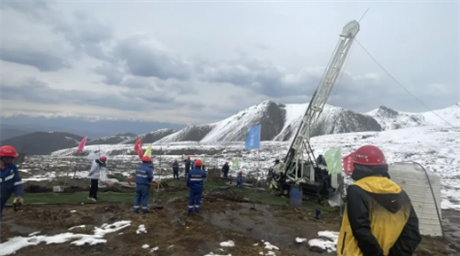 号角吹响！松树南沟金矿东矿区勘探首钻告捷，擂响“吨金矿山”建设奋进鼓