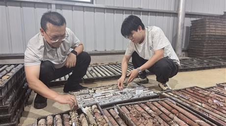 公司领导赴高丰项目开展技术质量与安全生产专项检查